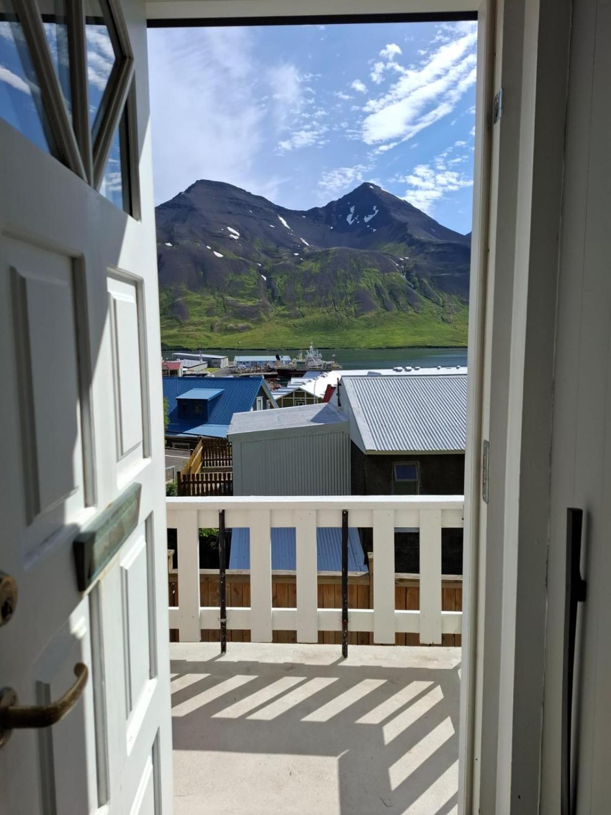 Landakot The Perfect Getaway By Staynorth Siglufjordur Exterior photo